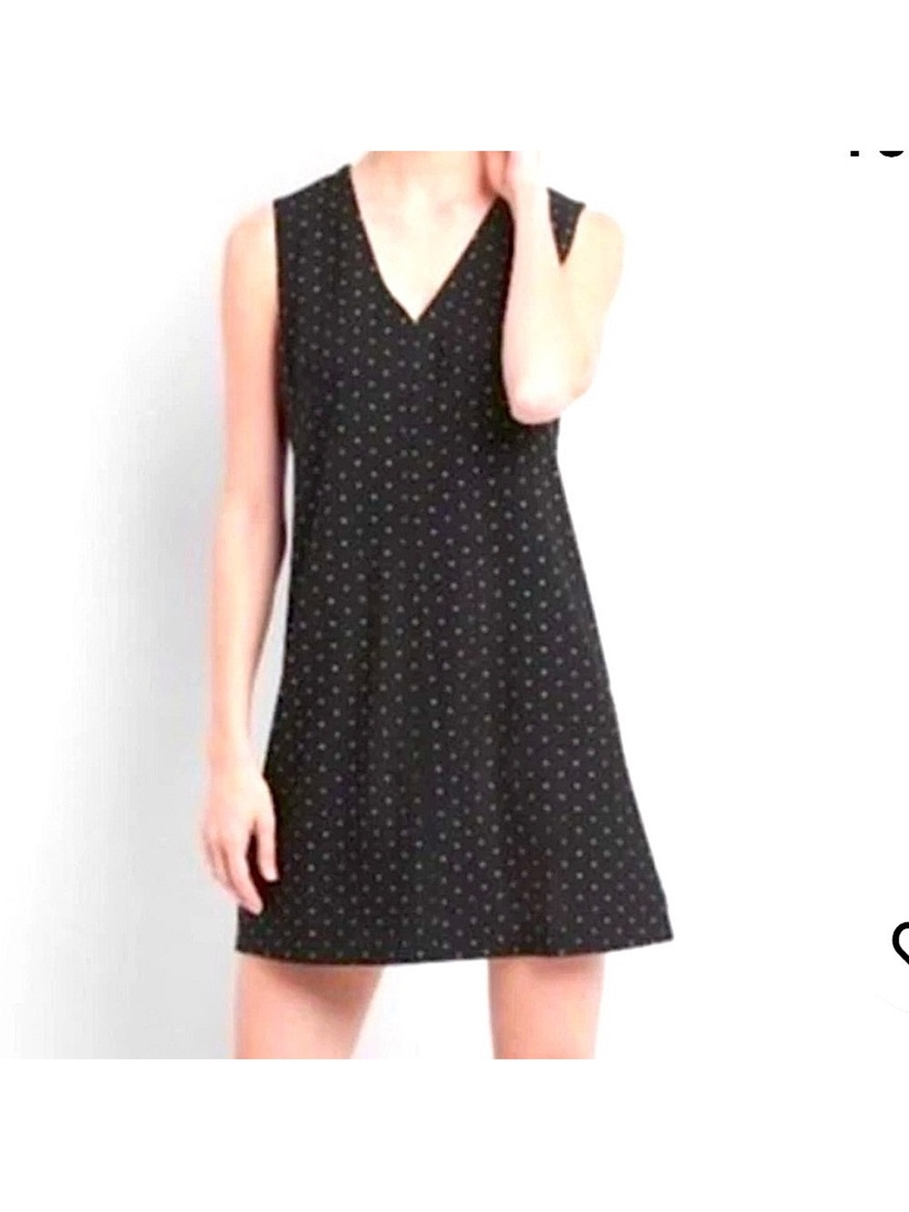 Tyche- Women's Black & White Sleeveless Shift Dress. Size: medium